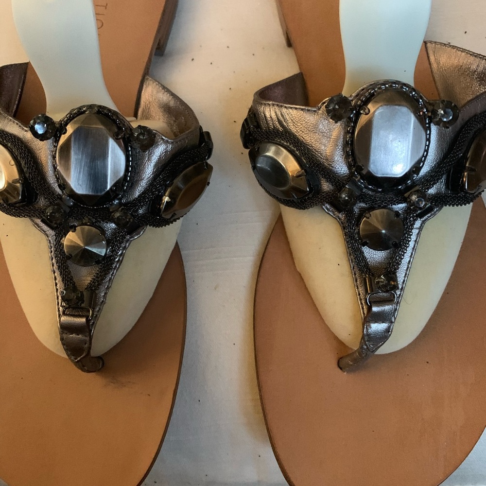 Boutigue 9 thing sandals